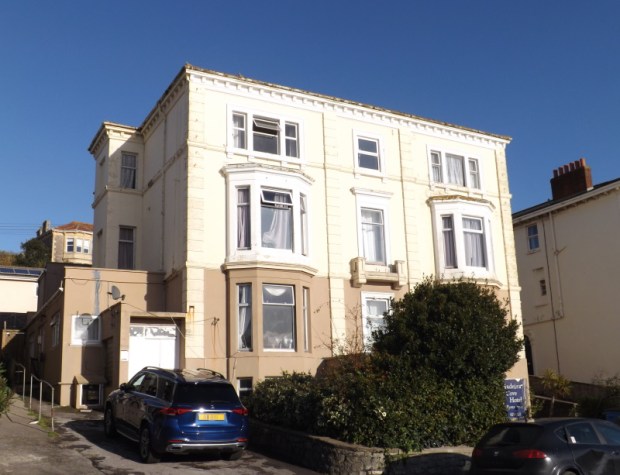 Madeira Cove Hotel 01